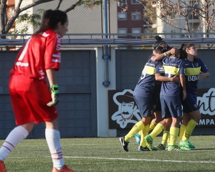 Goleada y firmes arriba