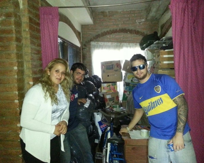 En el interior, ayudamos a ayudar